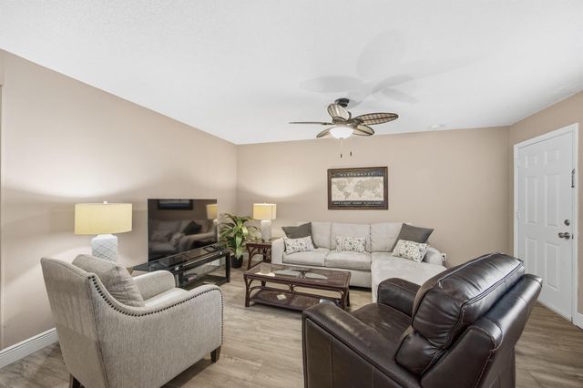 2929 SE Ocean Boulevard 103-5, Stuart, FL 34996