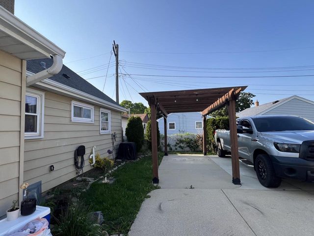 3416 S 58th STREET, Milwaukee, WI 53219