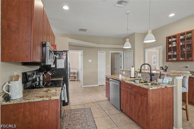 2909 SW 38th ST, Cape Coral, FL 33914