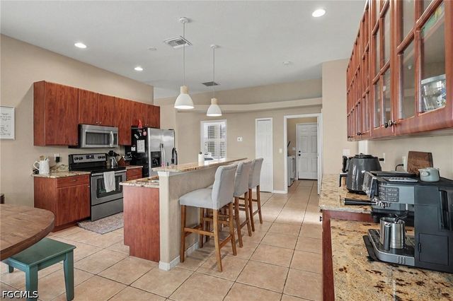 2909 SW 38th ST, Cape Coral, FL 33914