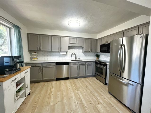 1302 Lewis O Gray Dr 1302, Saugus, MA 01906