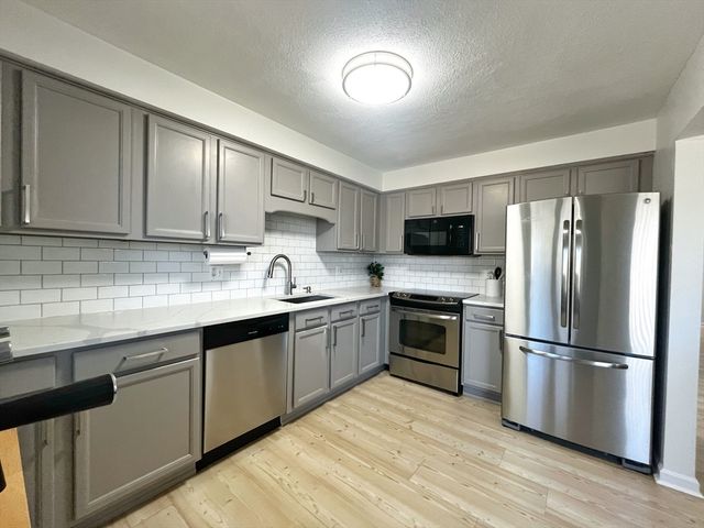 1302 Lewis O Gray Dr 1302, Saugus, MA 01906