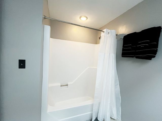 1302 Lewis O Gray Dr 1302, Saugus, MA 01906