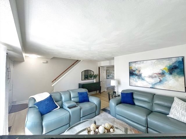 1302 Lewis O Gray Dr 1302, Saugus, MA 01906