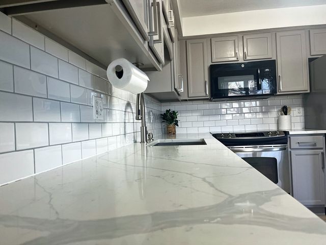 1302 Lewis O Gray Dr 1302, Saugus, MA 01906