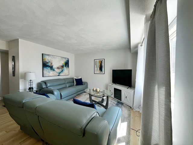 1302 Lewis O Gray Dr 1302, Saugus, MA 01906