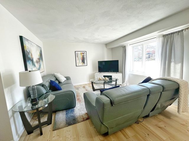 1302 Lewis O Gray Dr 1302, Saugus, MA 01906