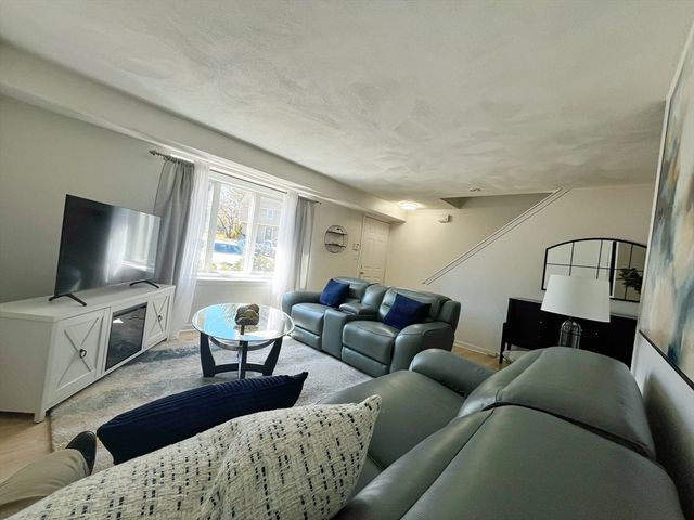 1302 Lewis O Gray Dr 1302, Saugus, MA 01906