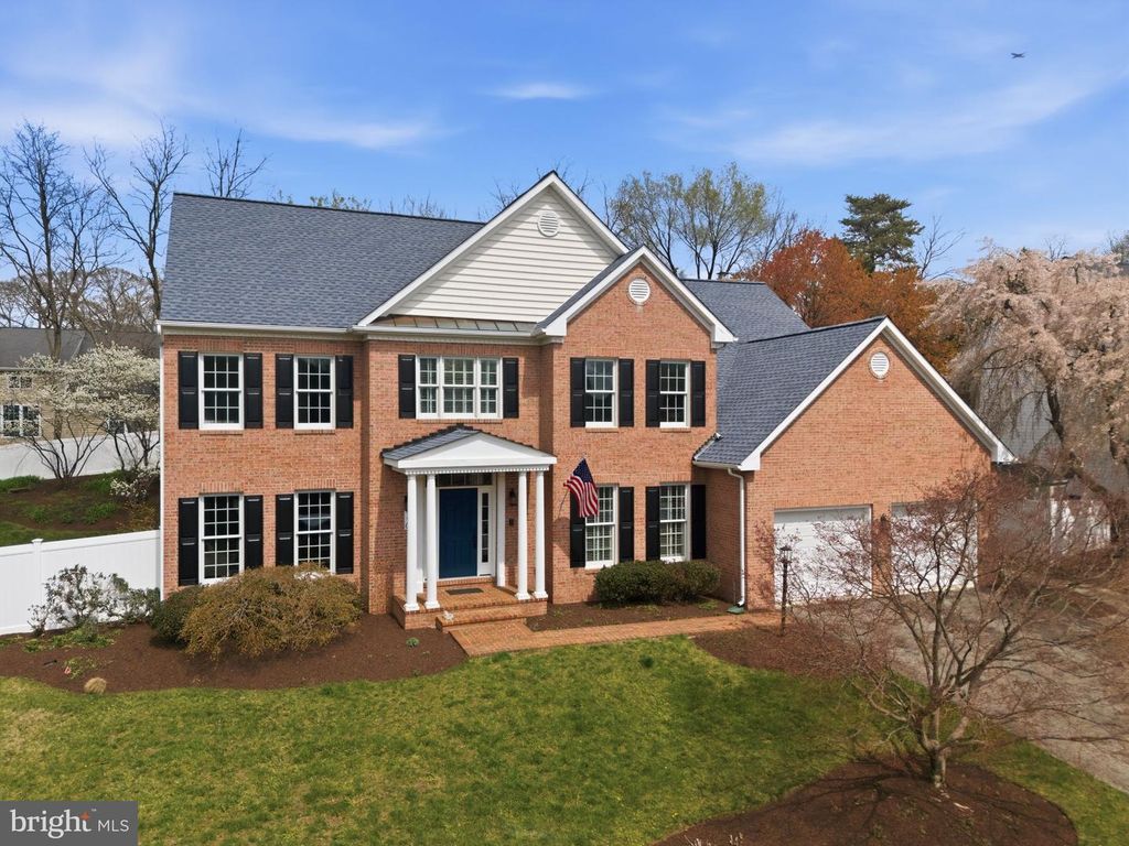 Image 1 of property listing at 110 WESTHOLME LN, Severna Park, MD 21146