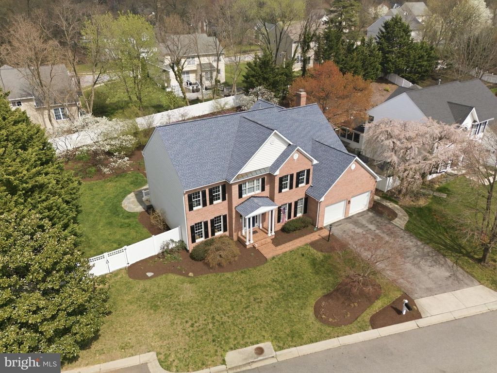 Image 2 of property listing at 110 WESTHOLME LN, Severna Park, MD 21146