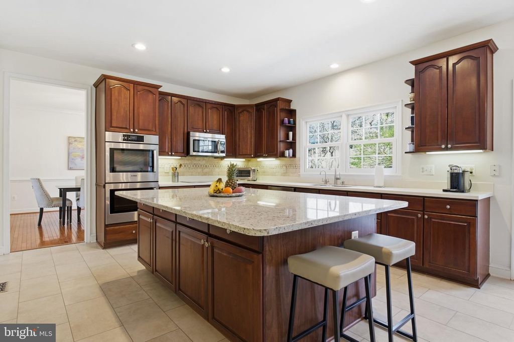 Image 11 of property listing at 110 WESTHOLME LN, Severna Park, MD 21146