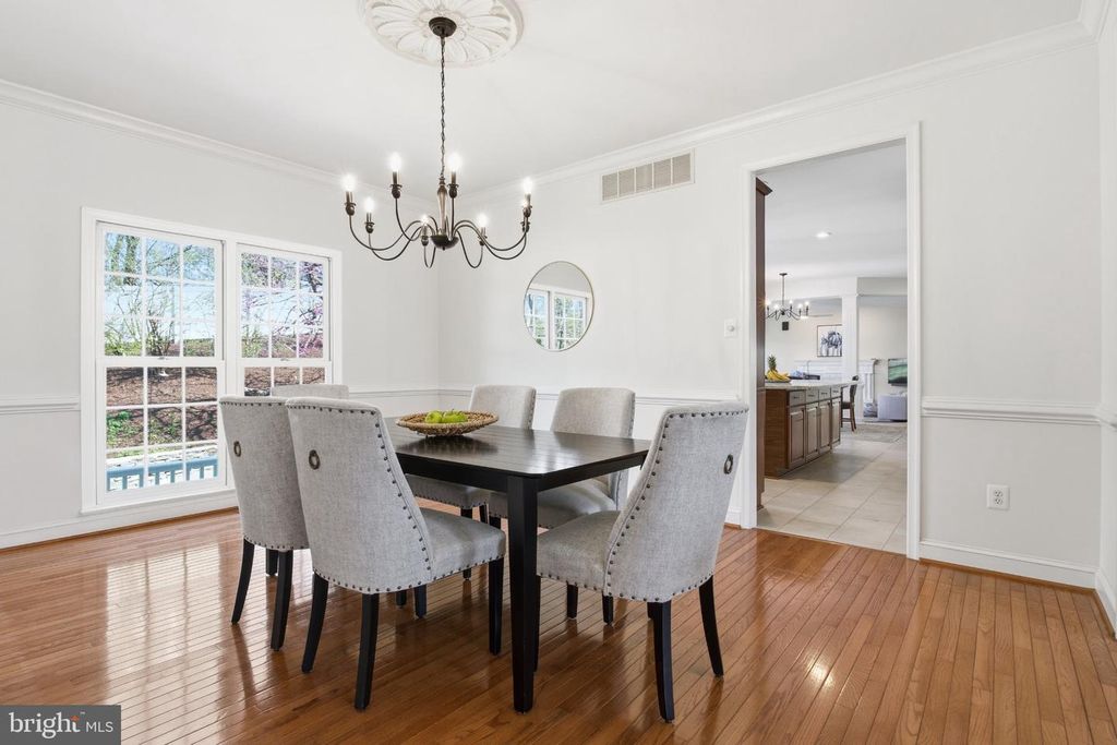 Image 22 of property listing at 110 WESTHOLME LN, Severna Park, MD 21146