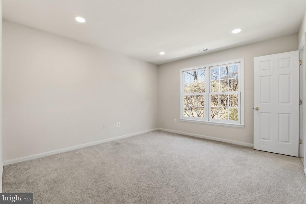 Image 37 of property listing at 110 WESTHOLME LN, Severna Park, MD 21146