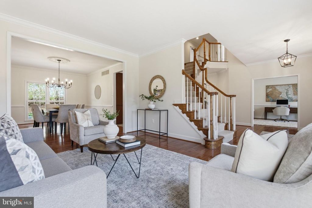 Image 5 of property listing at 110 WESTHOLME LN, Severna Park, MD 21146