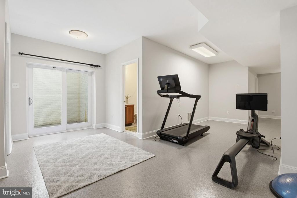 Image 43 of property listing at 110 WESTHOLME LN, Severna Park, MD 21146