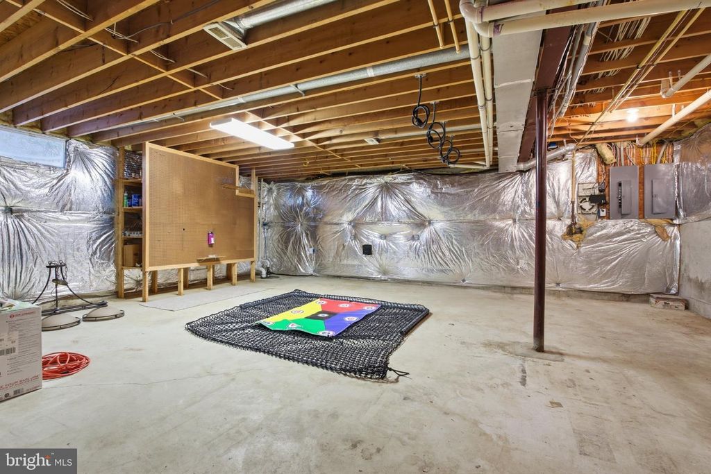 Image 45 of property listing at 110 WESTHOLME LN, Severna Park, MD 21146