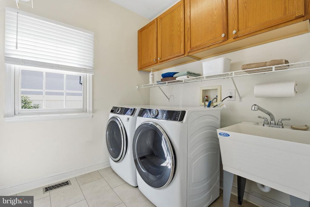 Image 46 of property listing at 110 WESTHOLME LN, Severna Park, MD 21146