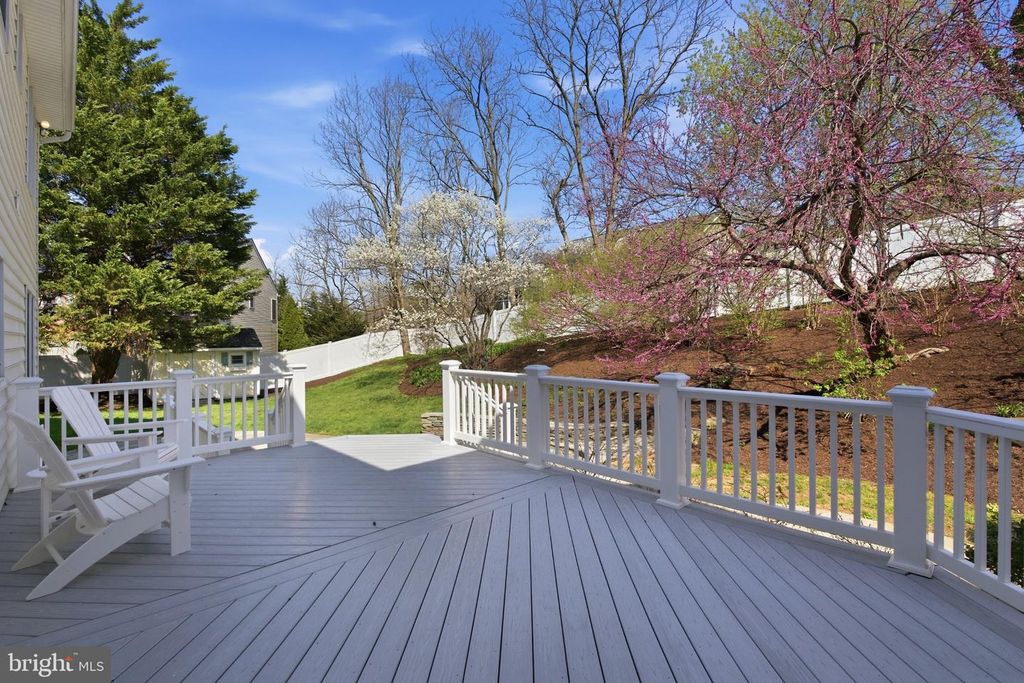 Image 49 of property listing at 110 WESTHOLME LN, Severna Park, MD 21146