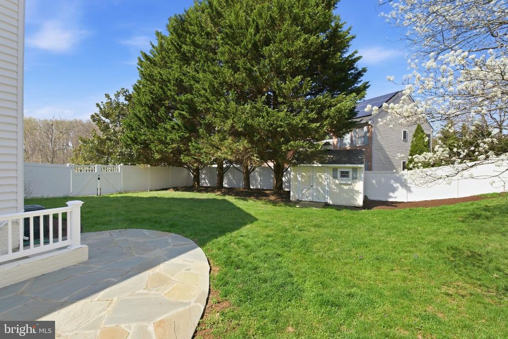 Image 50 of property listing at 110 WESTHOLME LN, Severna Park, MD 21146