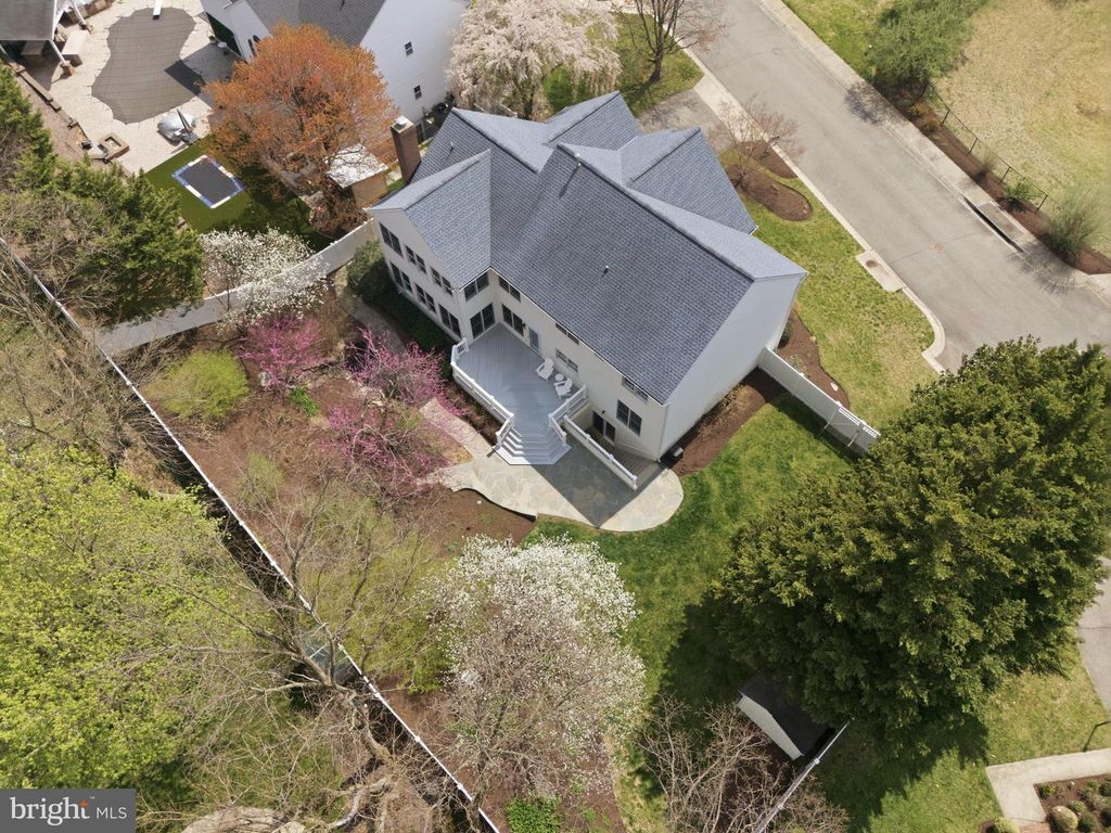 Image 53 of property listing at 110 WESTHOLME LN, Severna Park, MD 21146