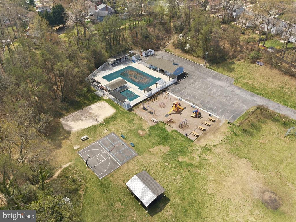 Image 60 of property listing at 110 WESTHOLME LN, Severna Park, MD 21146