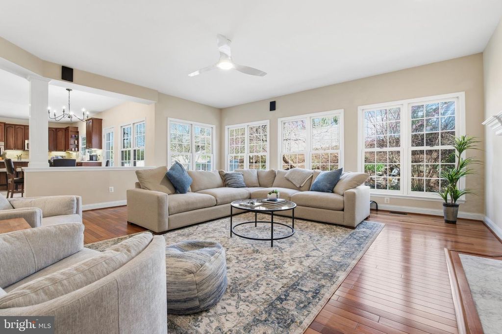 Image 7 of property listing at 110 WESTHOLME LN, Severna Park, MD 21146