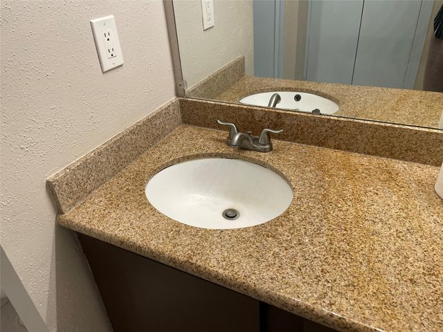 7950 N Stadium Drive 210, Houston, TX 77030