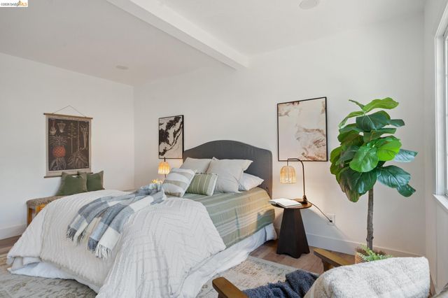 4006 Carrington St, Oakland, CA 94601
