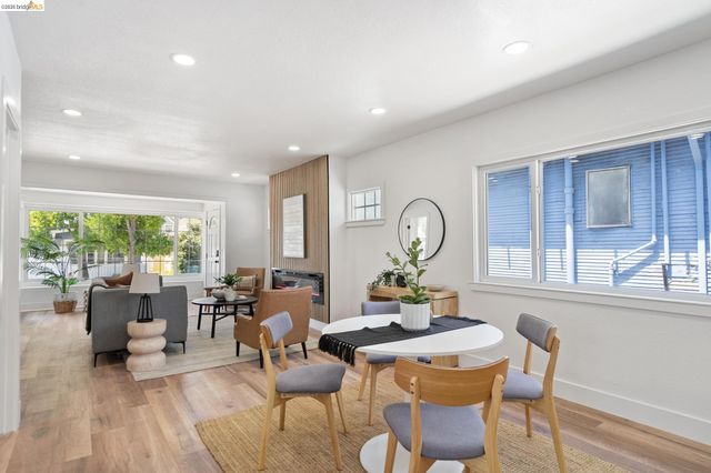 4006 Carrington St, Oakland, CA 94601