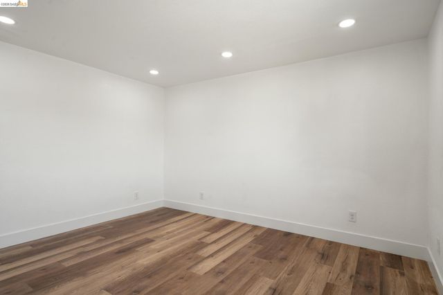 4006 Carrington St, Oakland, CA 94601