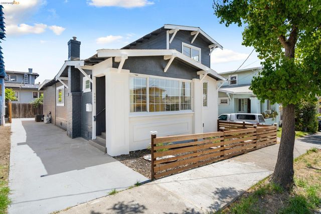 4006 Carrington St, Oakland, CA 94601