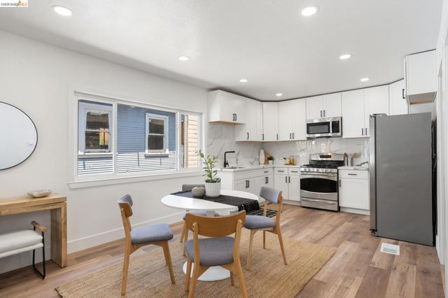 4006 Carrington St, Oakland, CA 94601