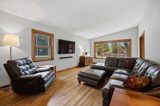 1004 61st Street, Downers Grove, IL 60516