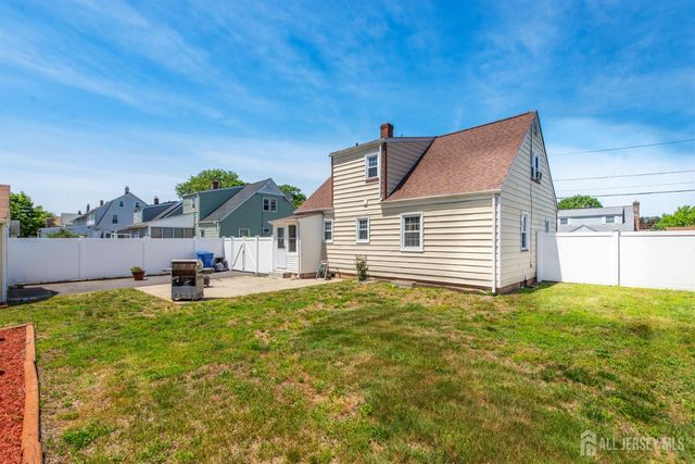 146 Giles Avenue, Middlesex, NJ 08846