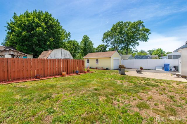 146 Giles Avenue, Middlesex, NJ 08846