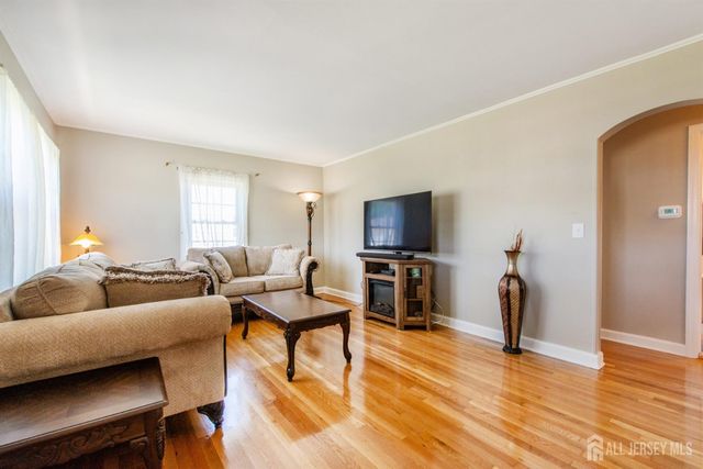 146 Giles Avenue, Middlesex, NJ 08846