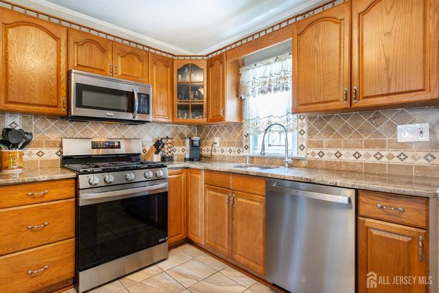 146 Giles Avenue, Middlesex, NJ 08846