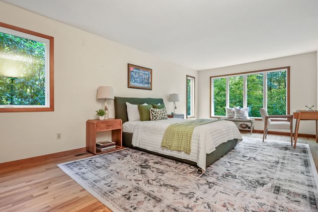 14 Shinnecock Place, Weston, CT 06883
