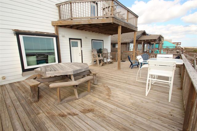 1648 Sandpebble Place, Surfside Beach, TX 77541