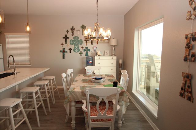 1648 Sandpebble Place, Surfside Beach, TX 77541