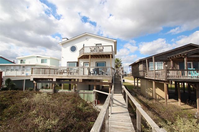 1648 Sandpebble Place, Surfside Beach, TX 77541