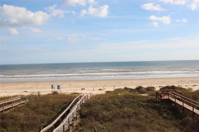 1648 Sandpebble Place, Surfside Beach, TX 77541