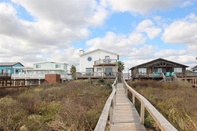 1648 Sandpebble Place, Surfside Beach, TX 77541