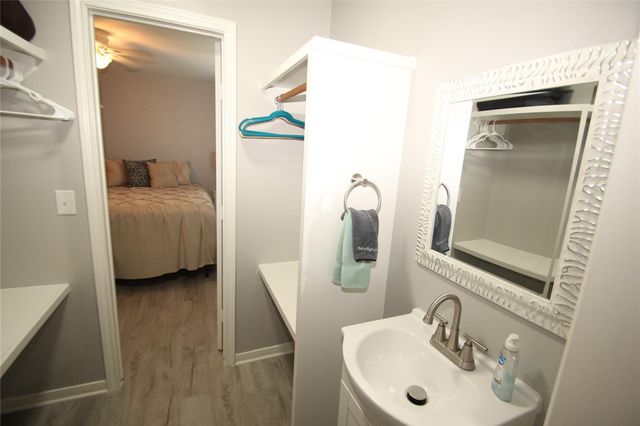 1648 Sandpebble Place, Surfside Beach, TX 77541