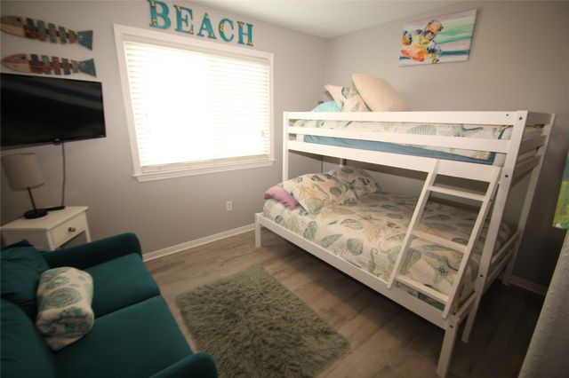 1648 Sandpebble Place, Surfside Beach, TX 77541