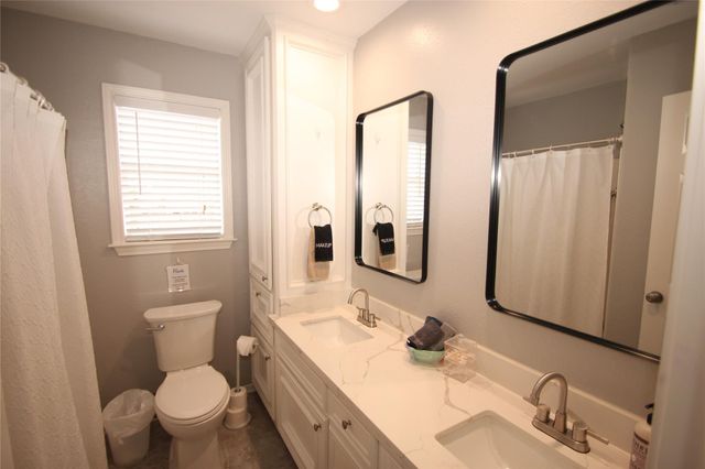 1648 Sandpebble Place, Surfside Beach, TX 77541