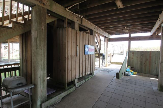 1648 Sandpebble Place, Surfside Beach, TX 77541