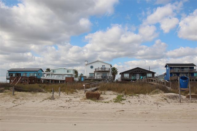 1648 Sandpebble Place, Surfside Beach, TX 77541