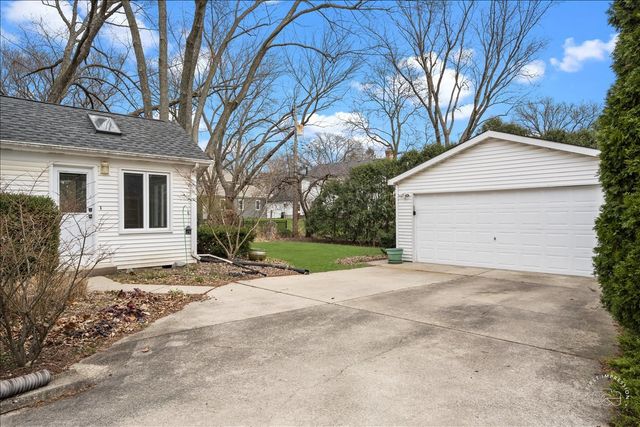 1120 N Brainard Street, Naperville, IL 60563