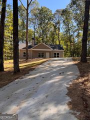 97 Hawks Ridge Ct, Cleveland, GA 30528